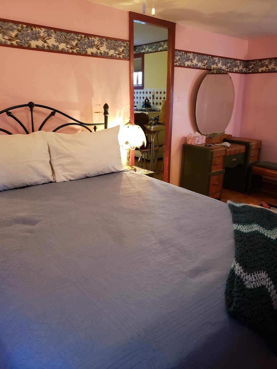 Hotel room photo 3