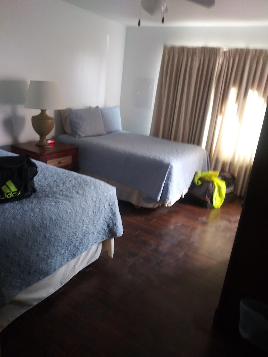 Hotel room photo 4