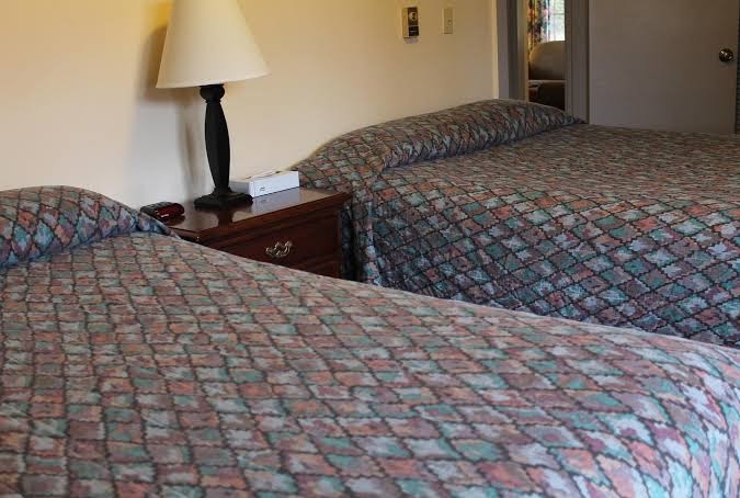 Hotel room photo 3