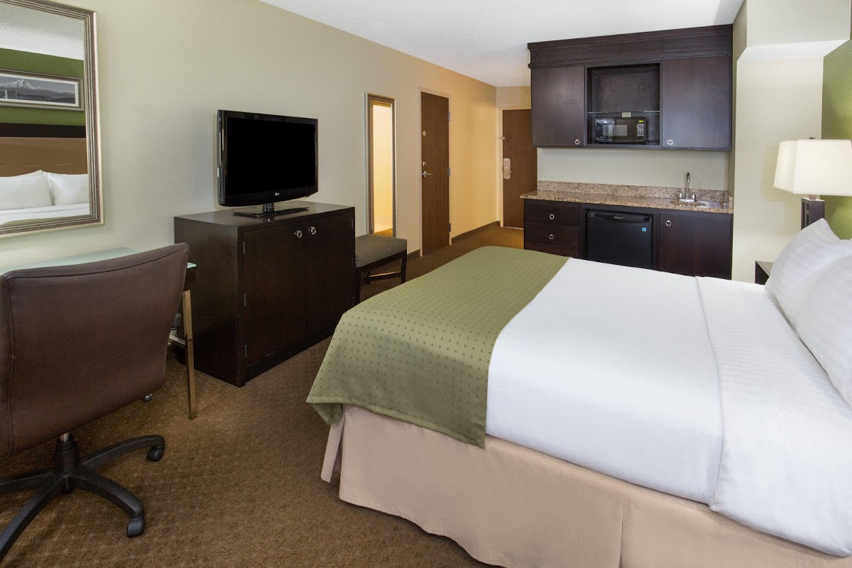 Hotel room photo 5