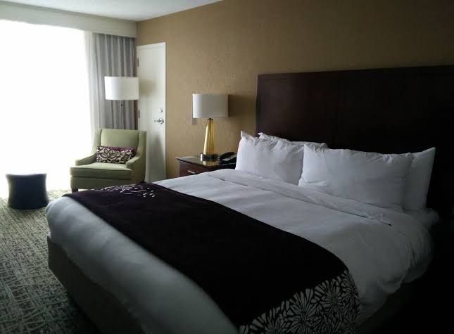 Hotel room photo 7