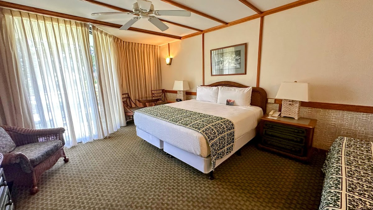 Hotel room photo 8