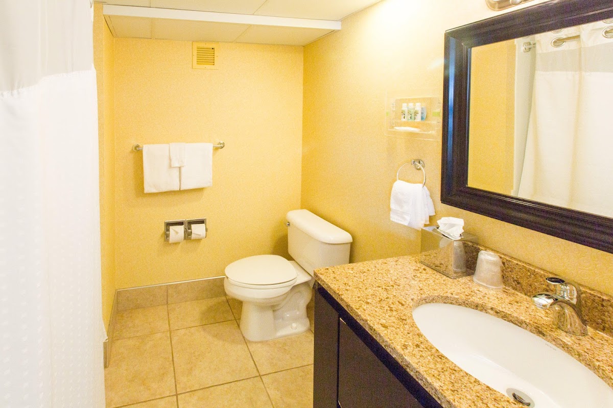 Hotel room photo 2