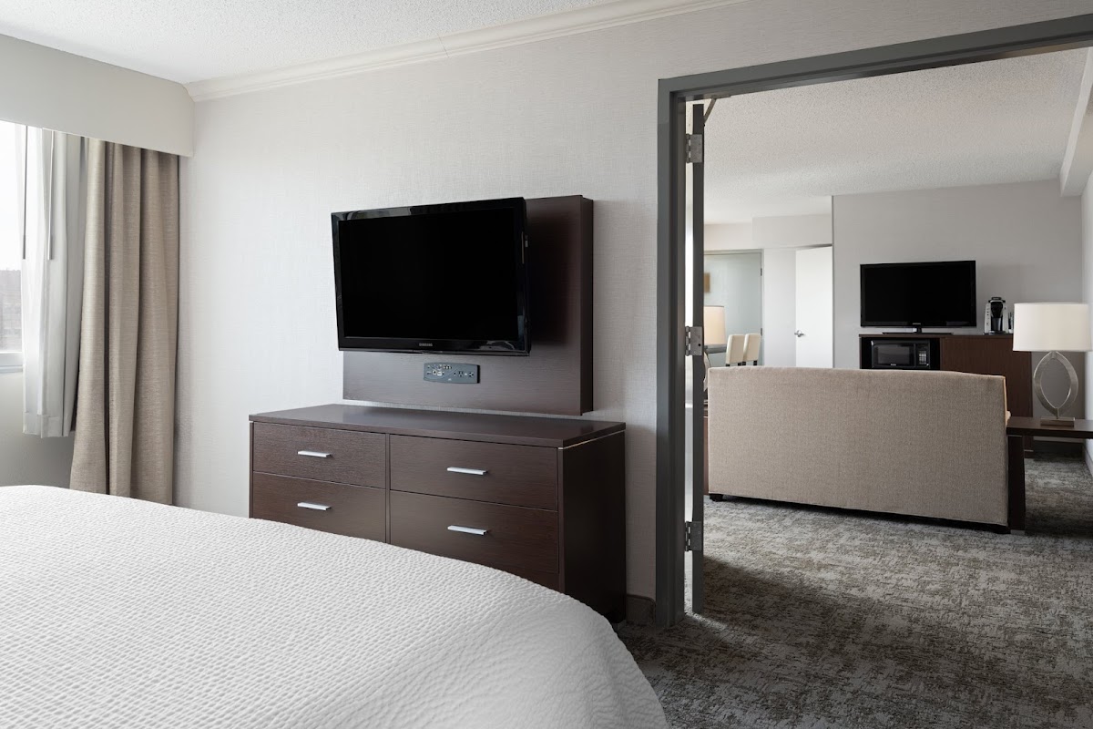 Hotel room photo 4