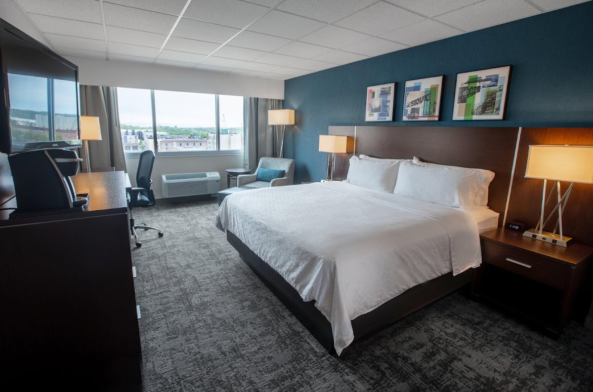 Hotel room photo 5