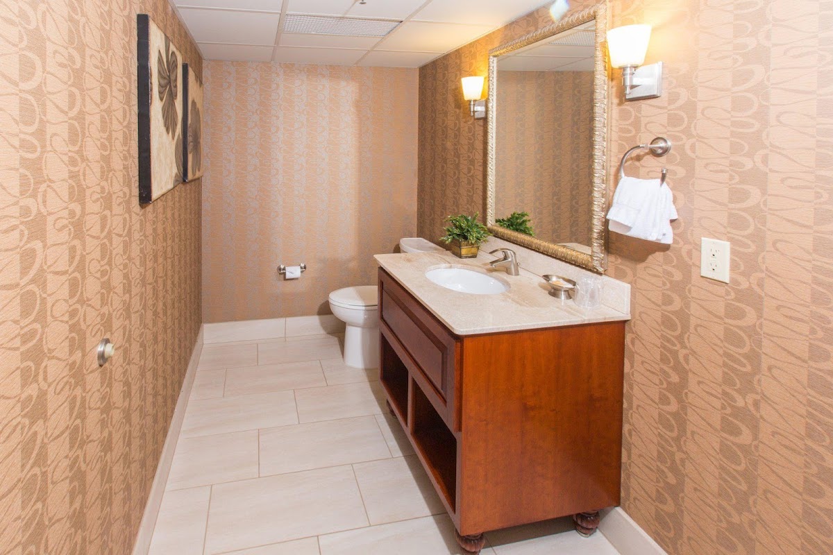 Hotel room photo 8