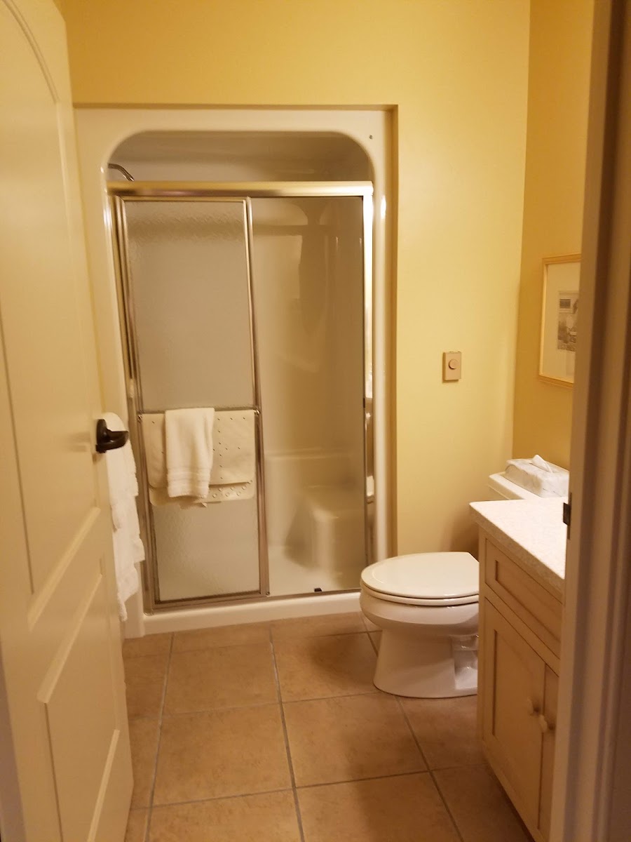 Hotel room photo 5