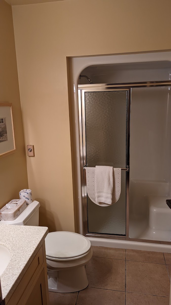 Hotel room photo 6