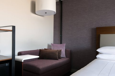 Hotel room photo 3