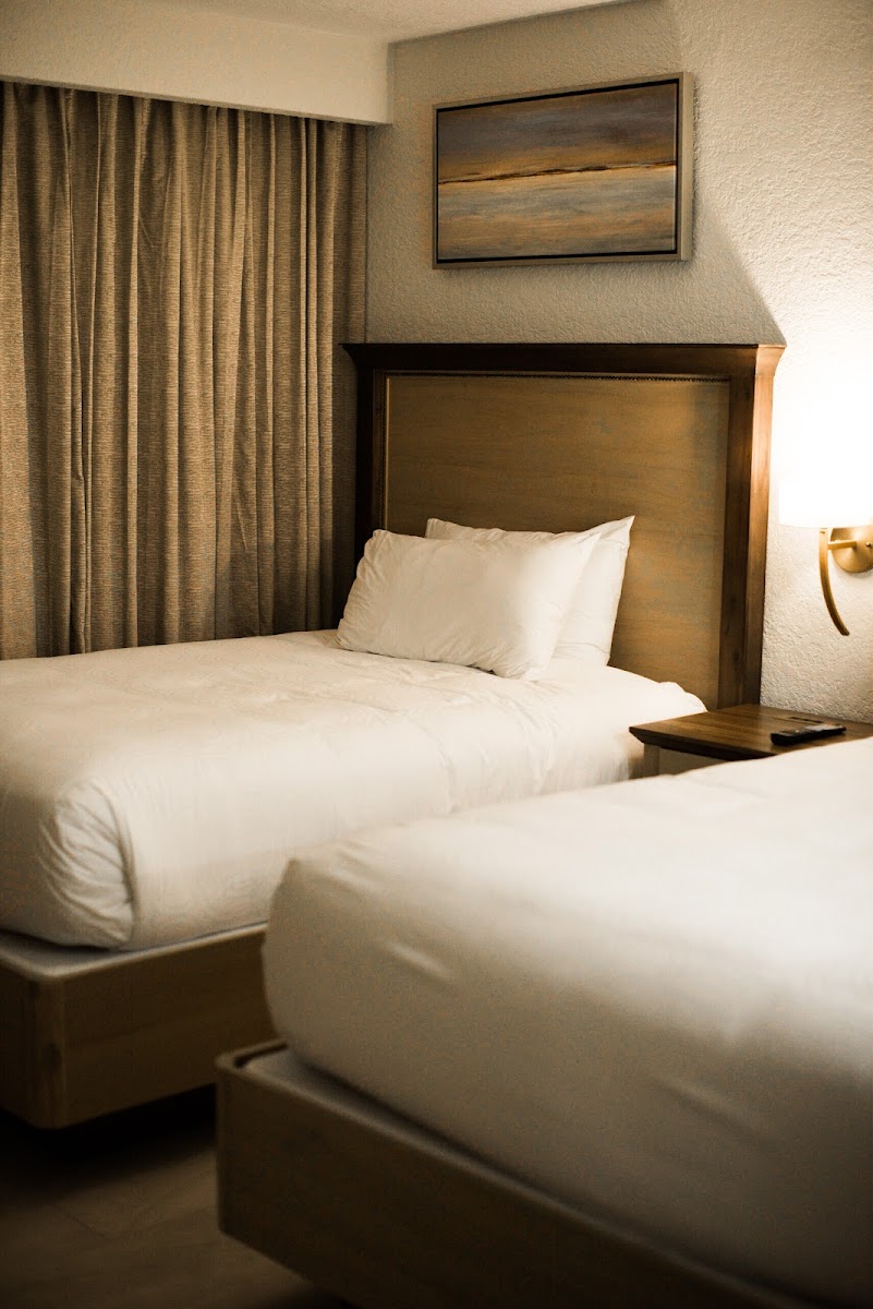 Hotel room photo 6