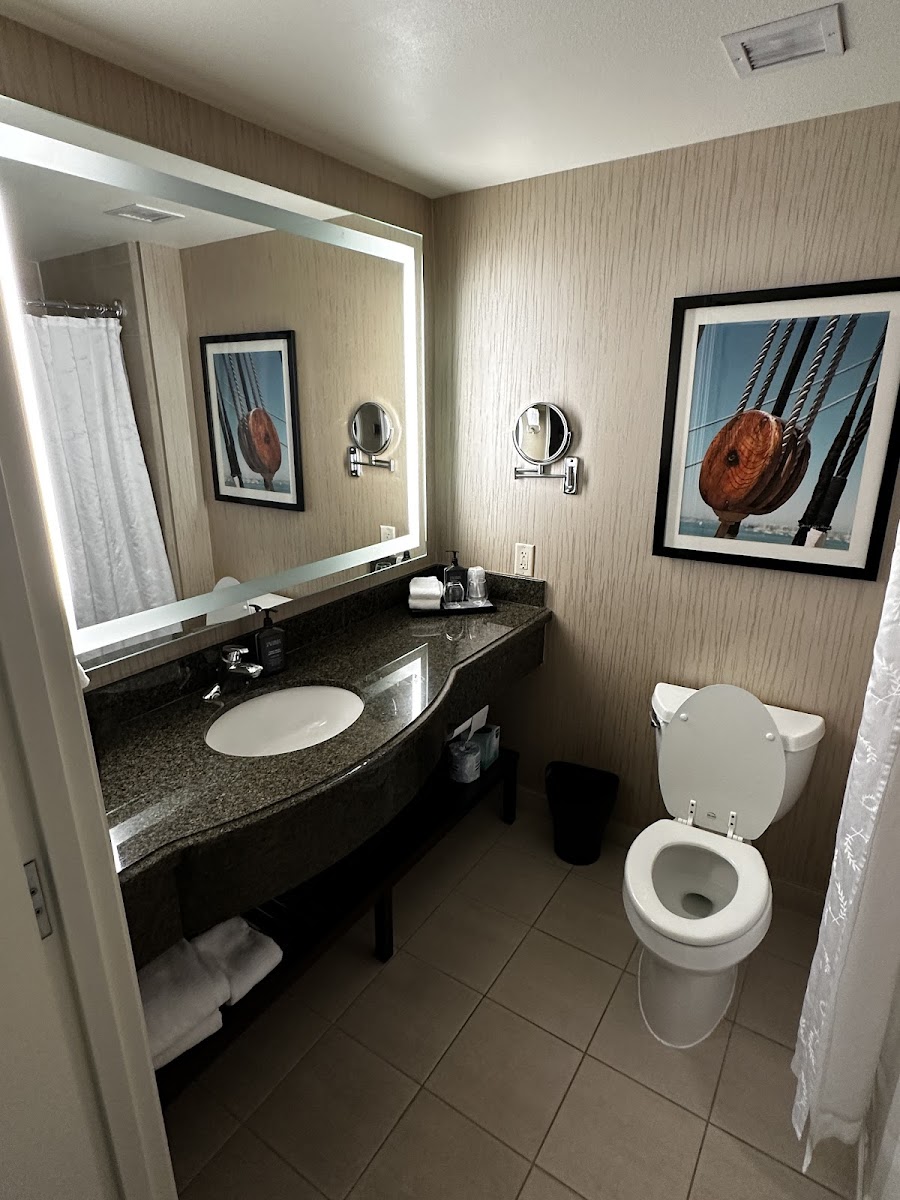 Hotel room photo 2