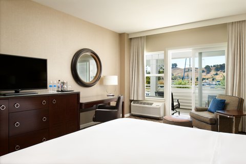 Hotel room photo 6