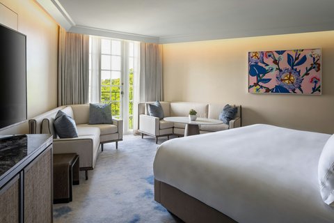 Hotel room photo 10