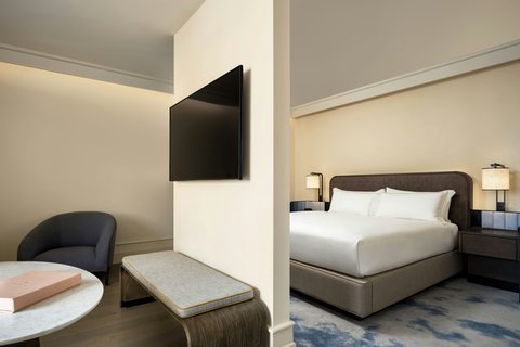 Hotel room photo 5