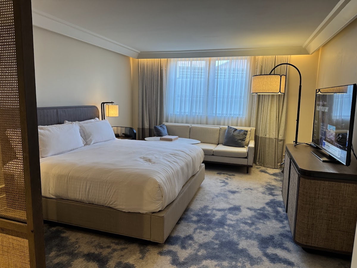 Hotel room photo 9