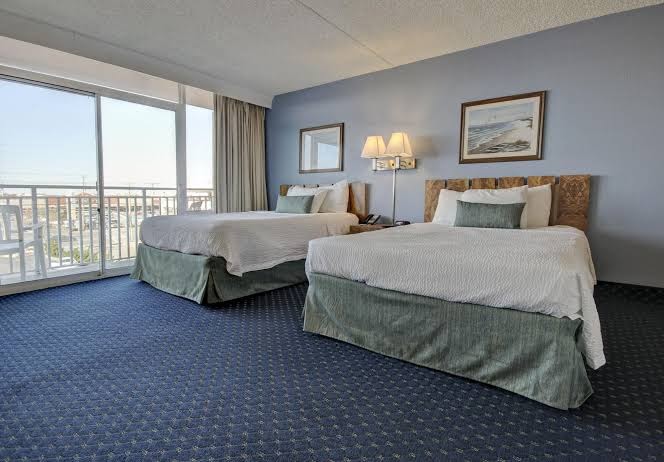 Hotel room photo 7