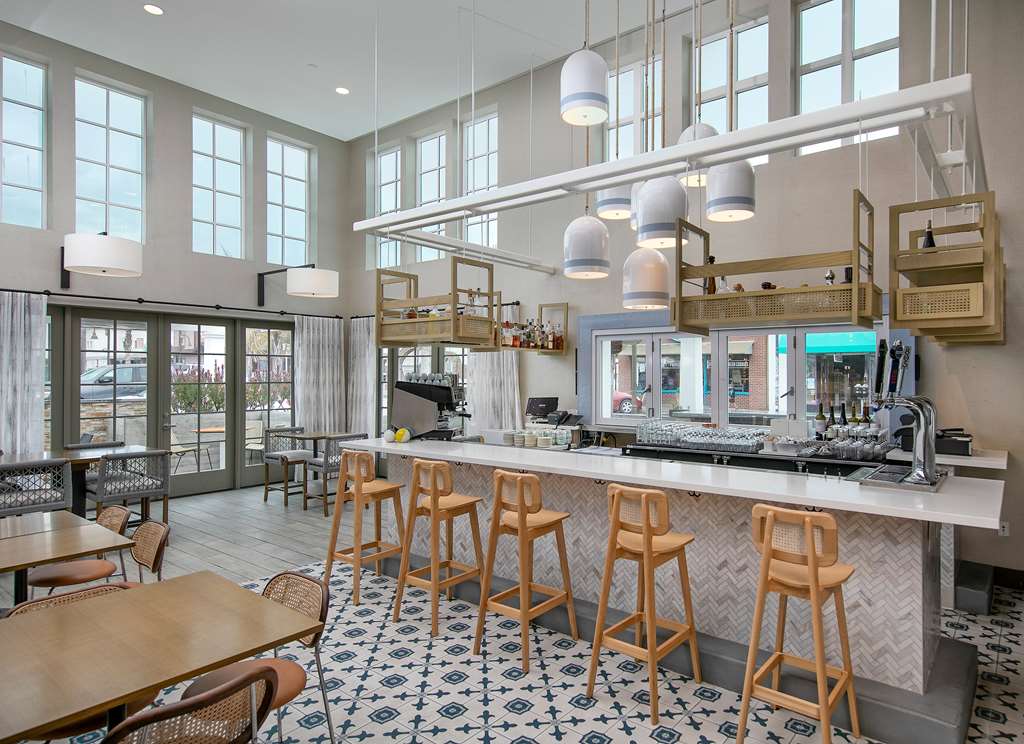 Inn at the Pier Pismo Beach, Curio Collection by Hilton Photo 3