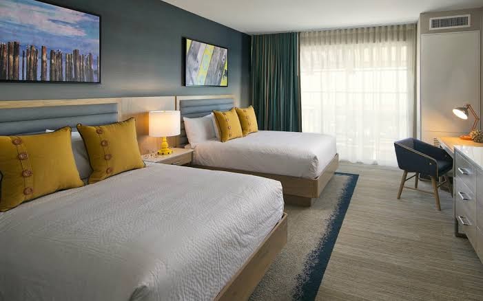 Hotel room photo 3