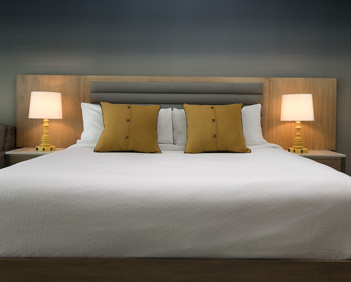 Hotel room photo 5