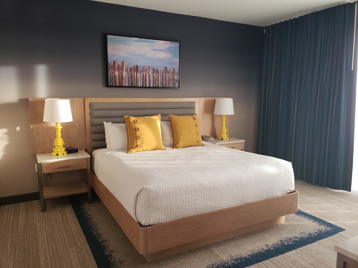 Hotel room photo 6