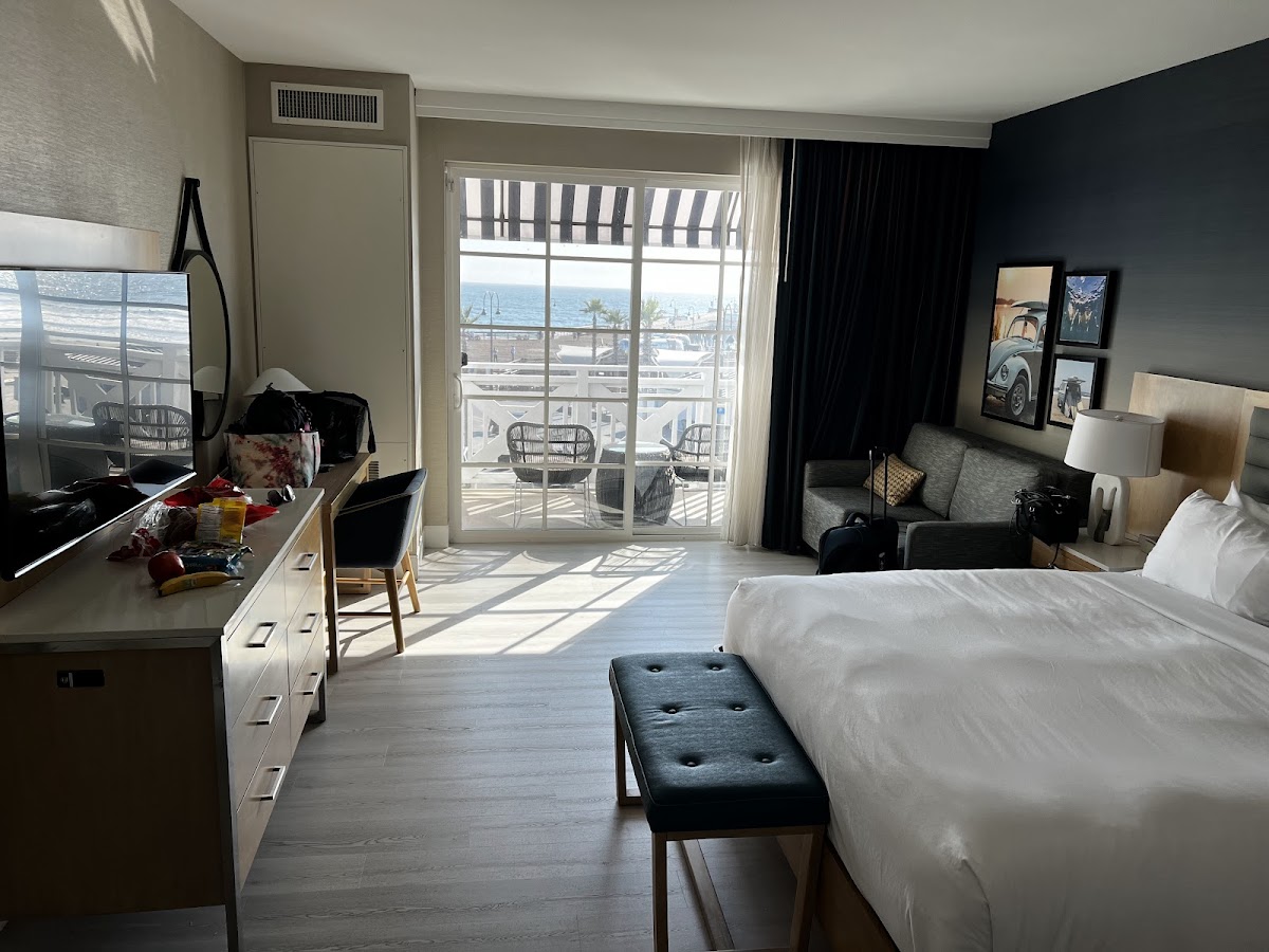Hotel room photo 7