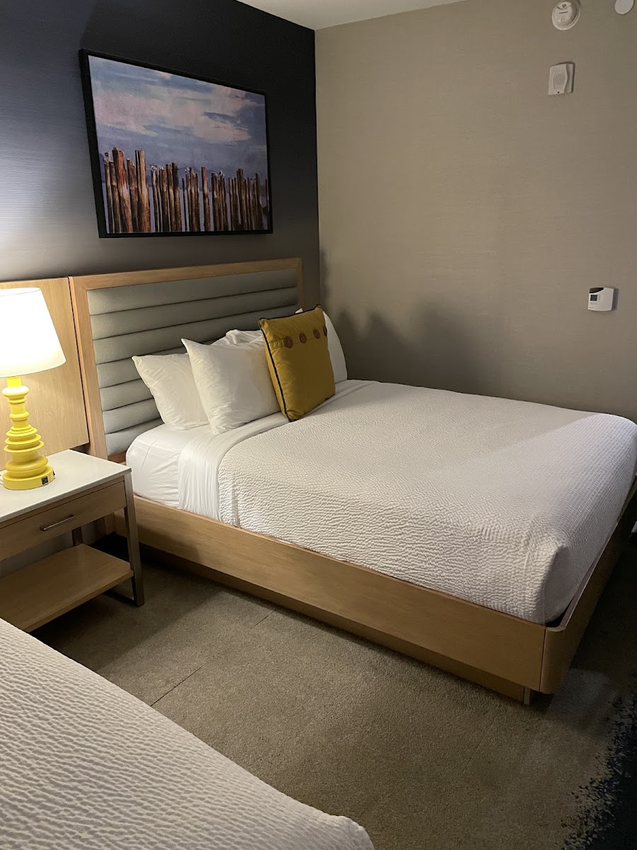 Hotel room photo 8