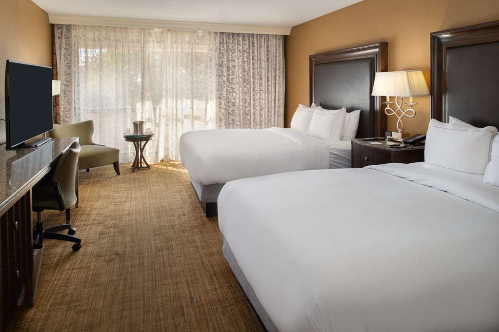 Hotel room photo 1