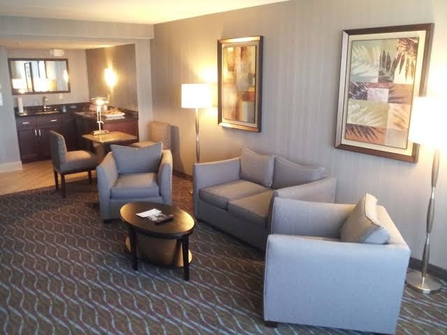 Hotel room photo 4