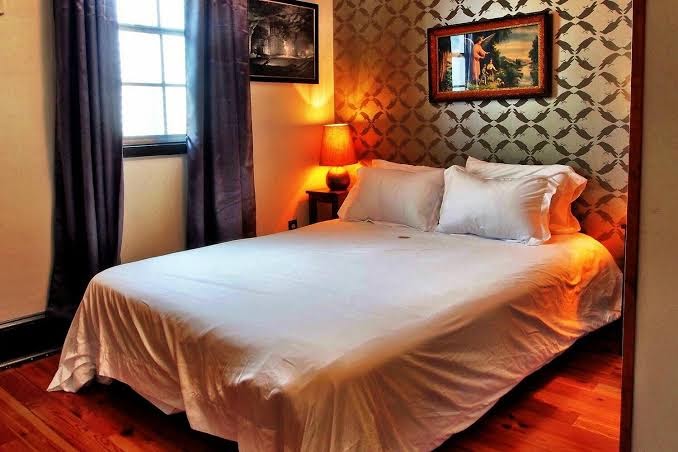 Hotel room photo 3