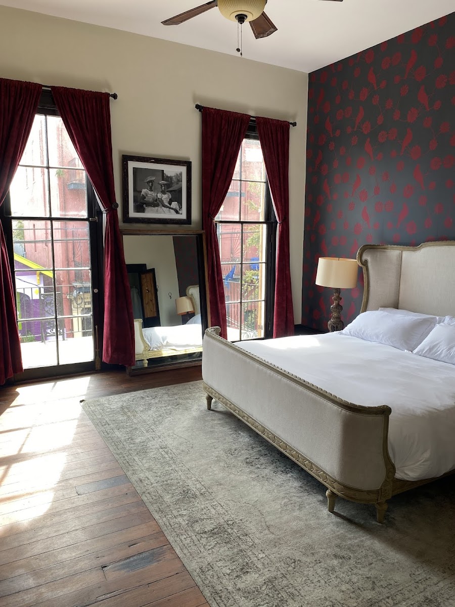 Hotel room photo 7