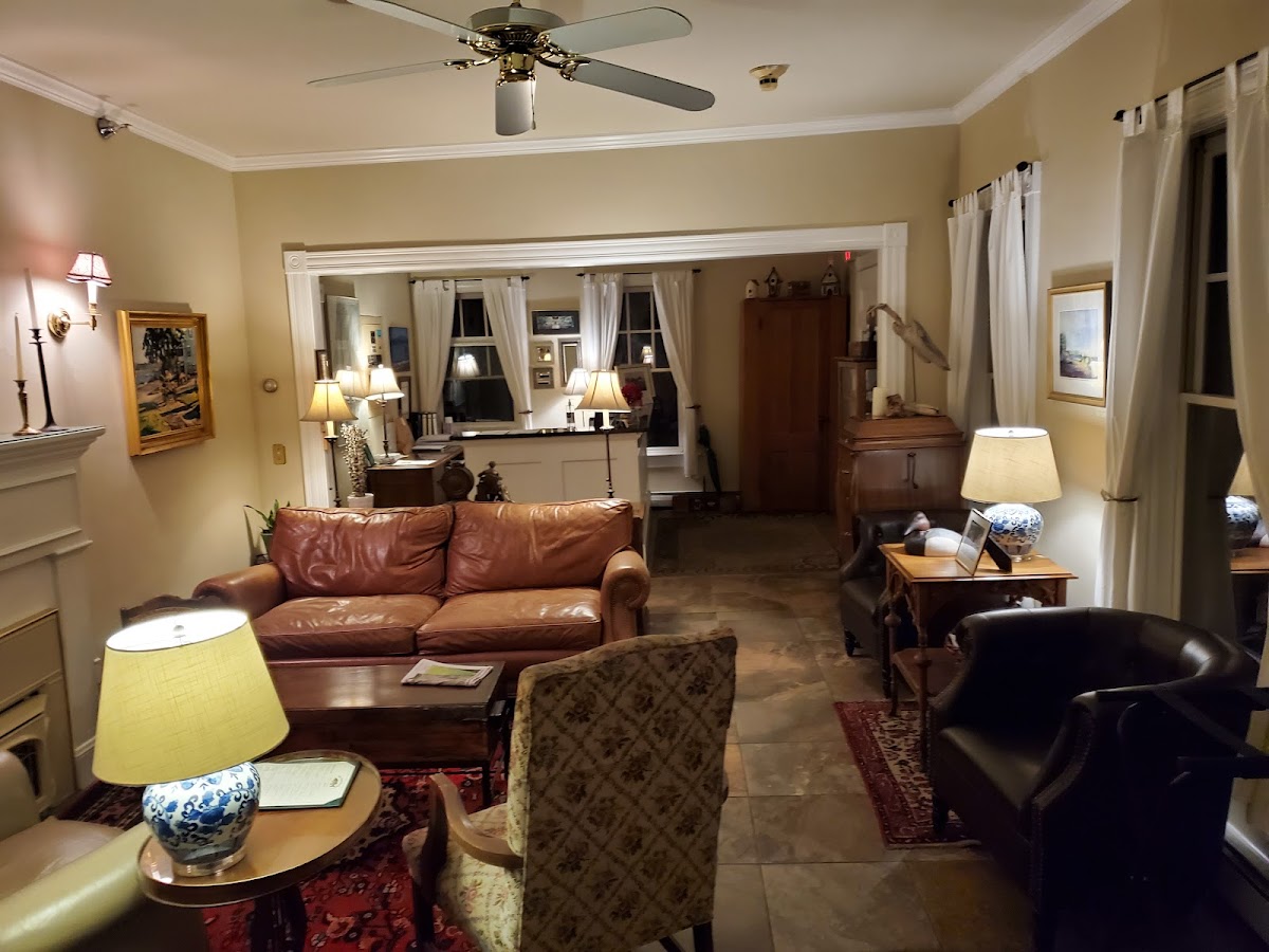 Hotel room photo 5