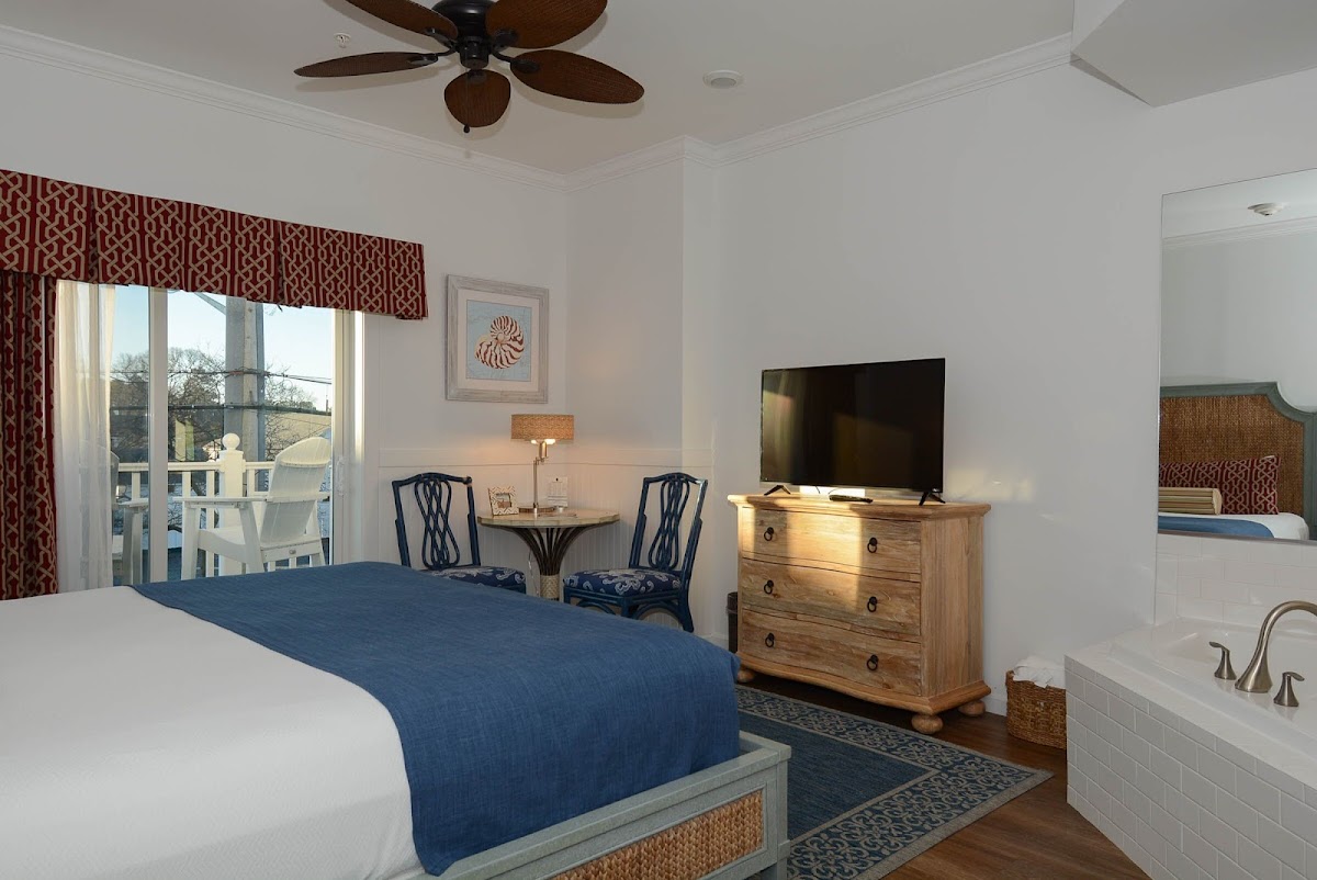 Hotel room photo 5