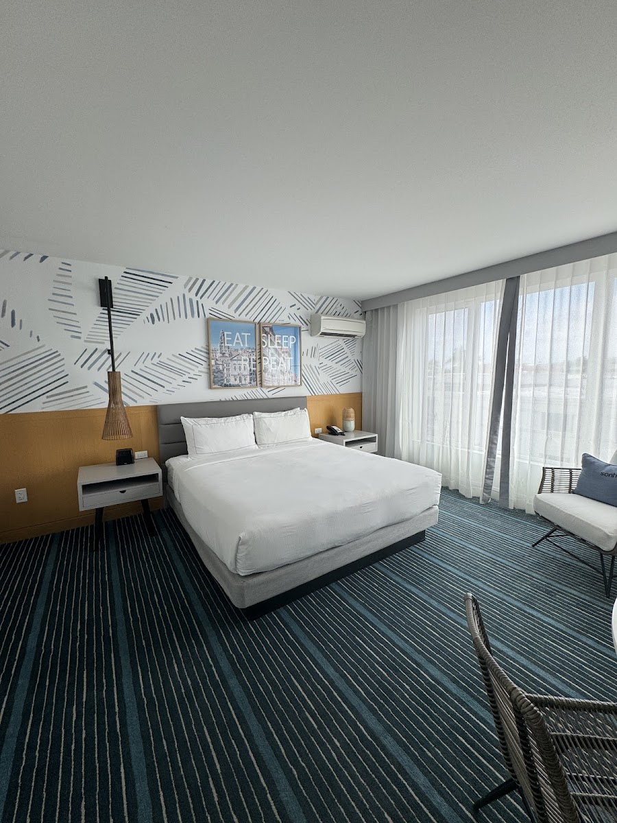 Hotel room photo 1