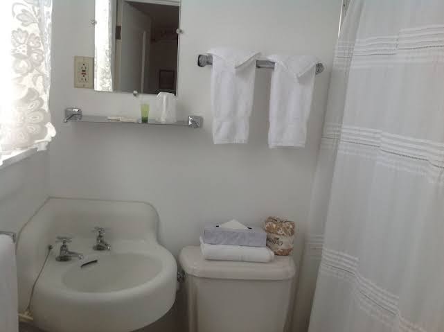 Hotel room photo 1