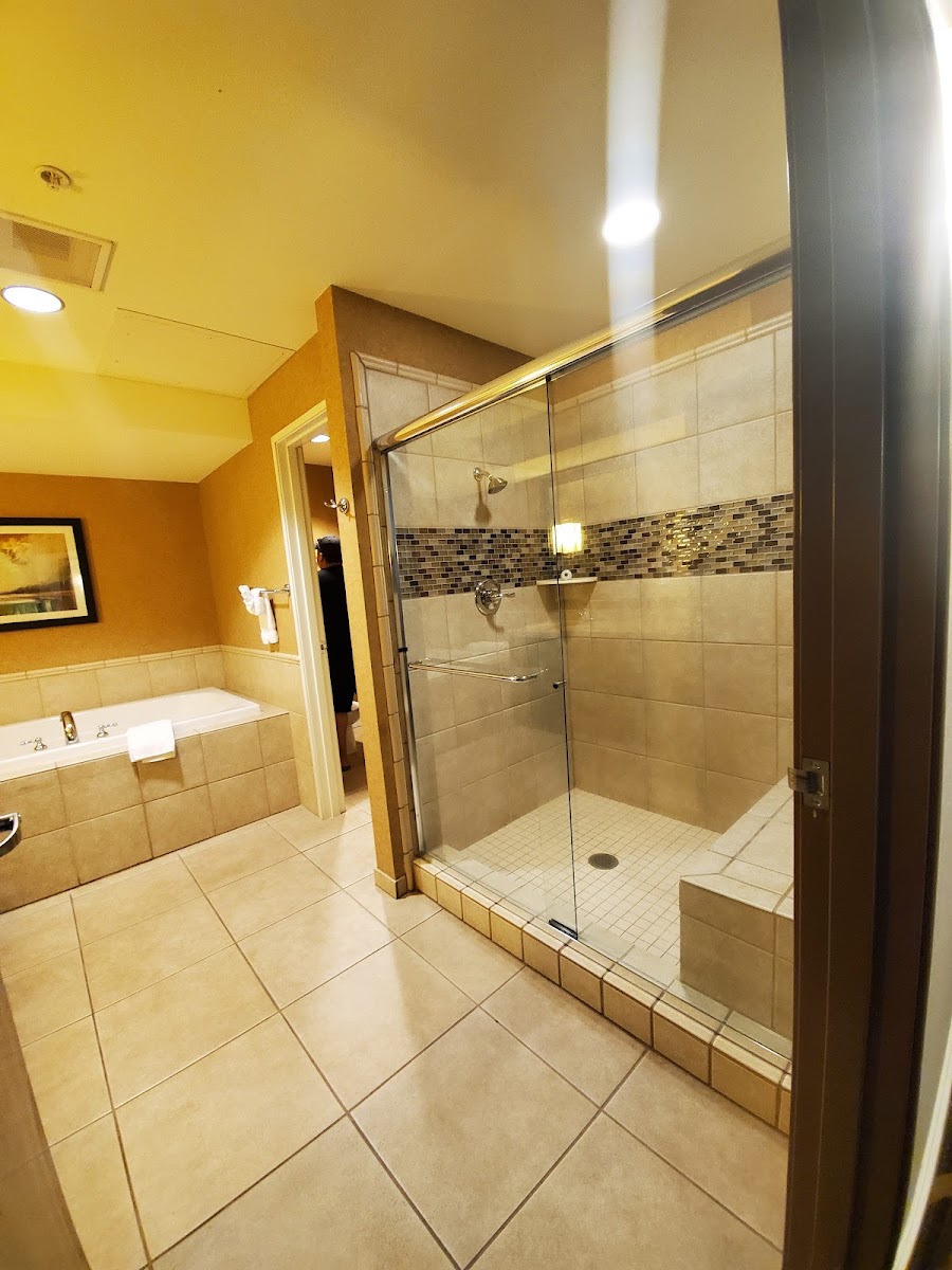 Hotel room photo 10
