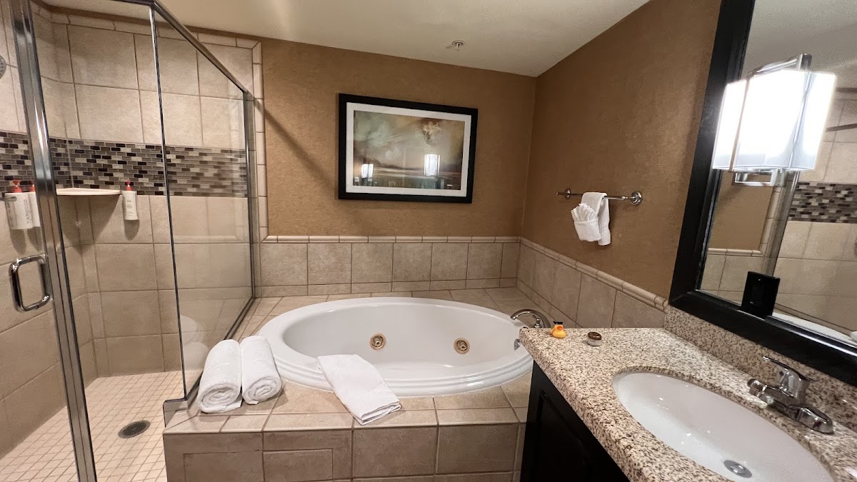 Hotel room photo 2