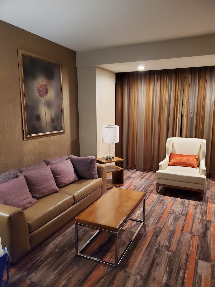 Hotel room photo 5