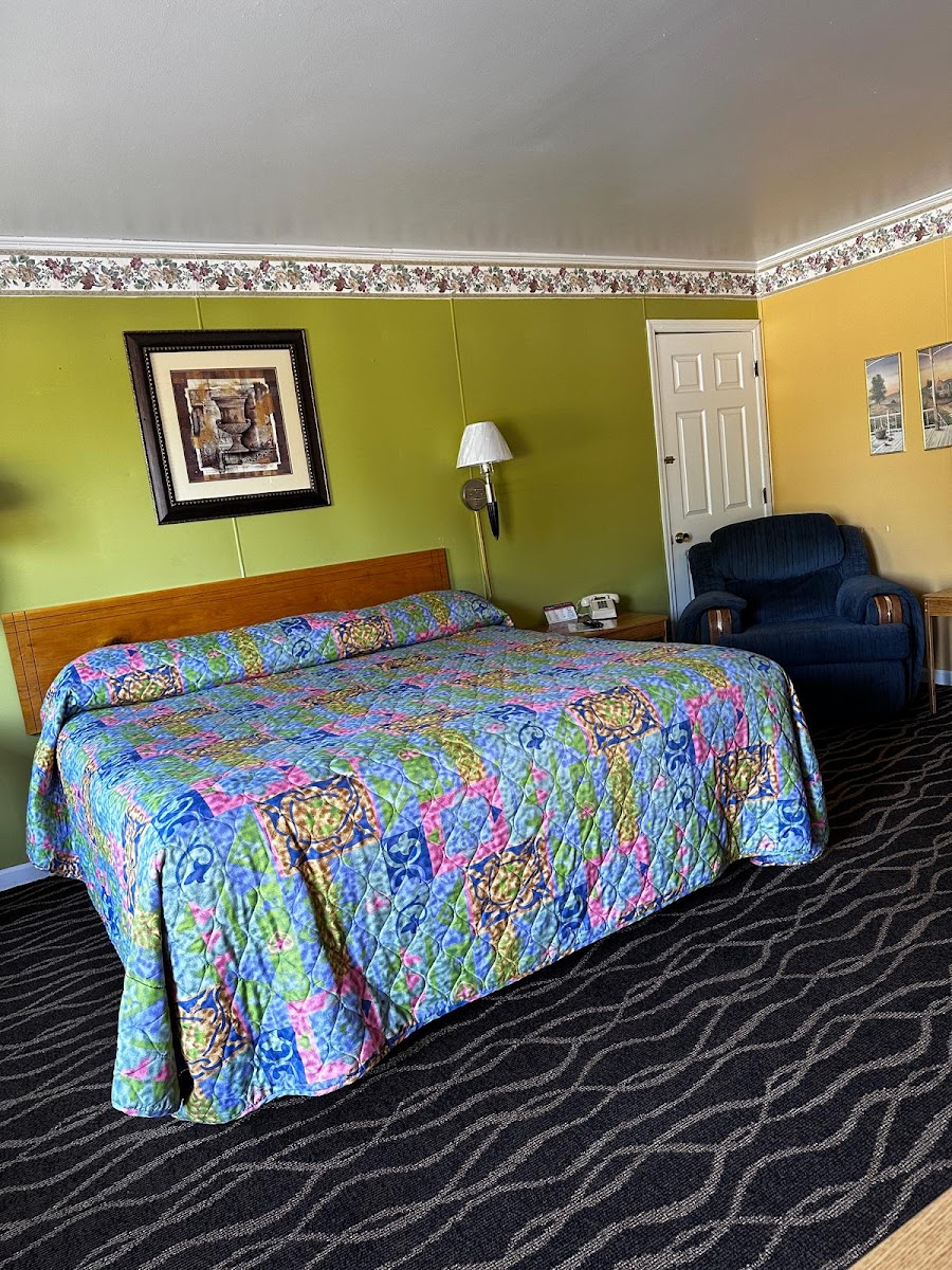 Hotel room photo 2