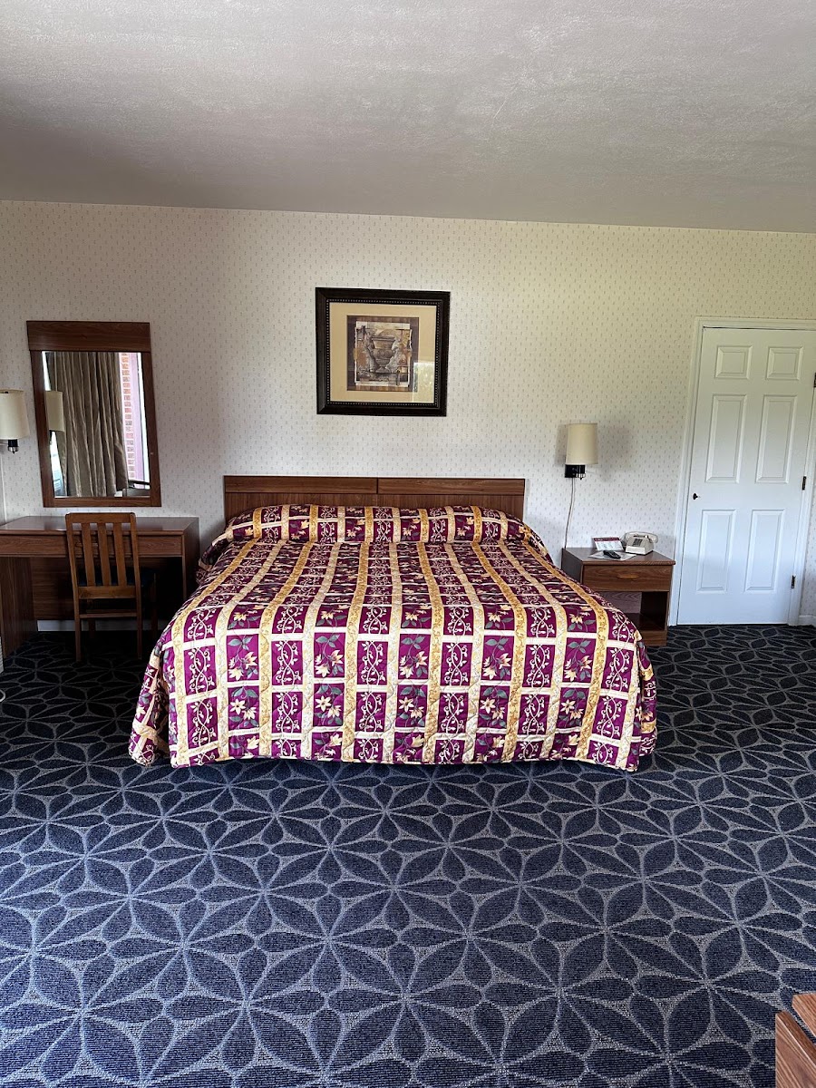 Hotel room photo 4