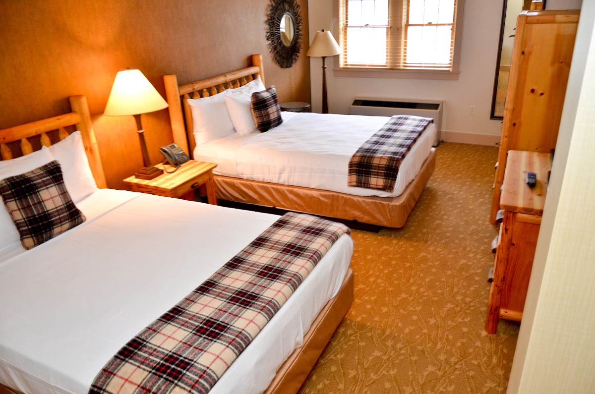 Hotel room photo 2