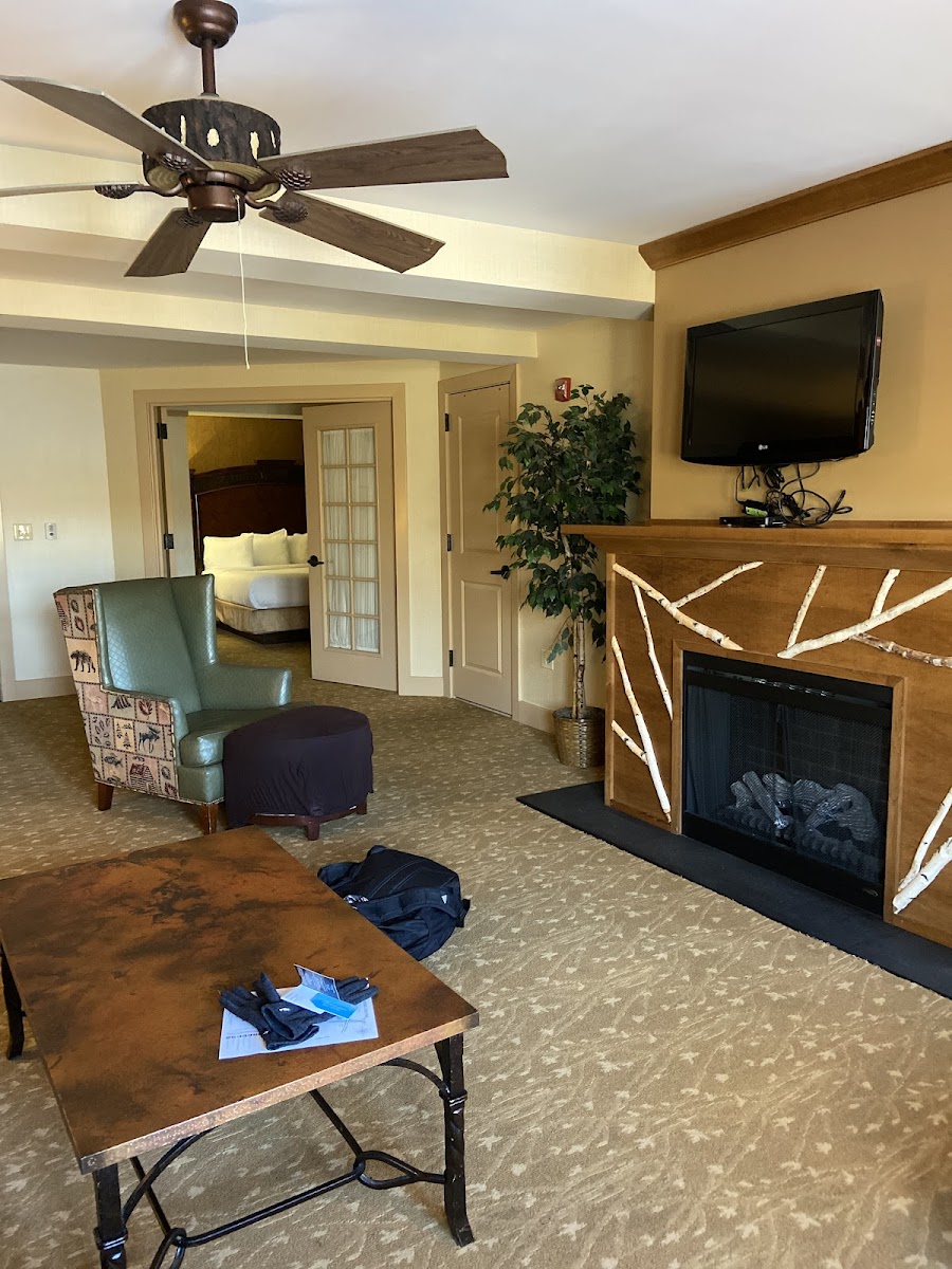 Hotel room photo 6