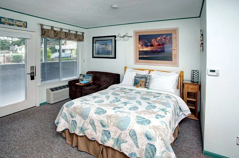 Hotel room photo 1
