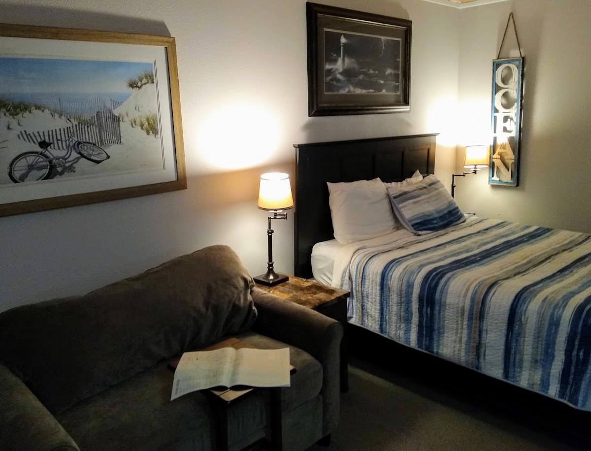 Hotel room photo 10