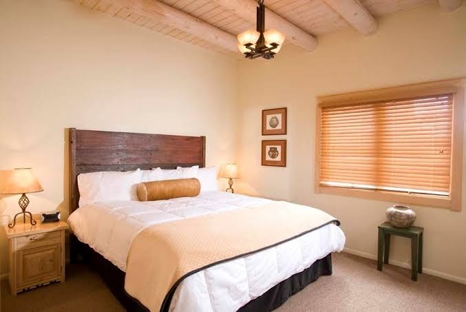 Hotel room photo 2
