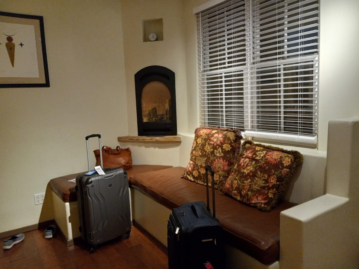 Hotel room photo 8