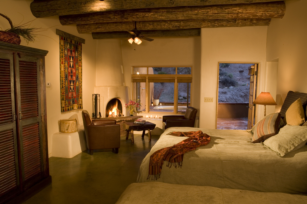 Hotel room photo 1