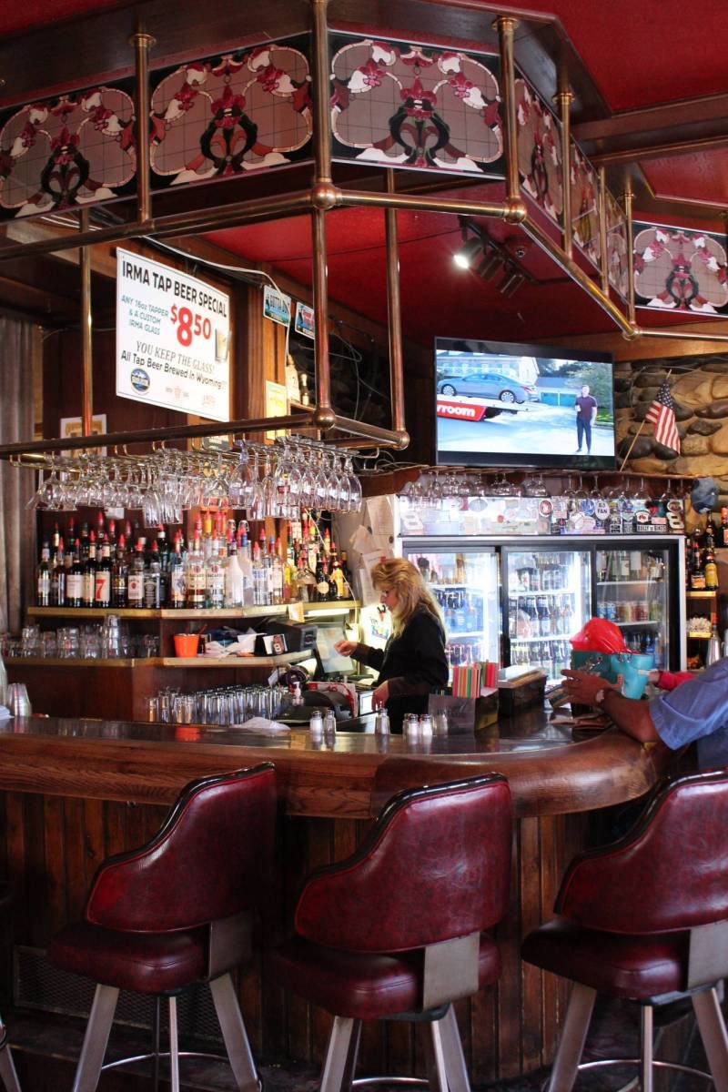 Buffalo Bill's Irma Hotel & Restaurant Photo 2