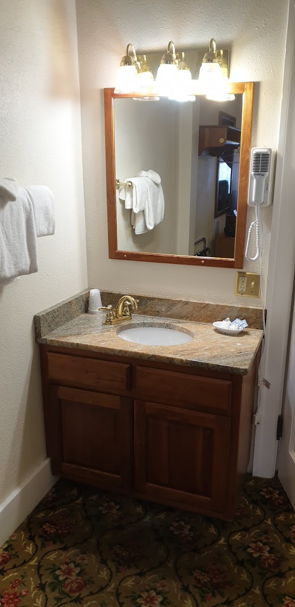 Hotel room photo 5