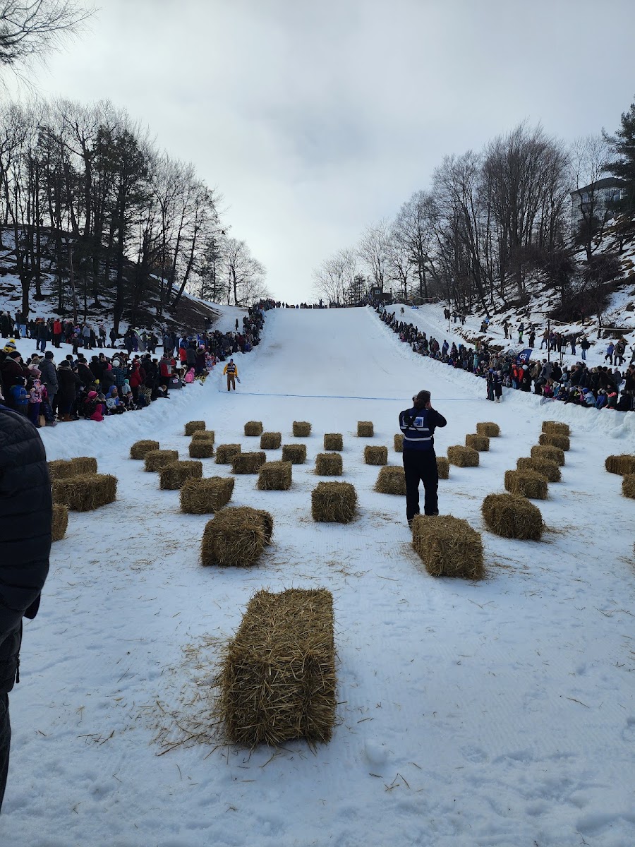 Mulligan's Hollow Ski Bowl Photo 8