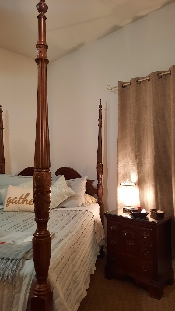 Hotel room photo 5